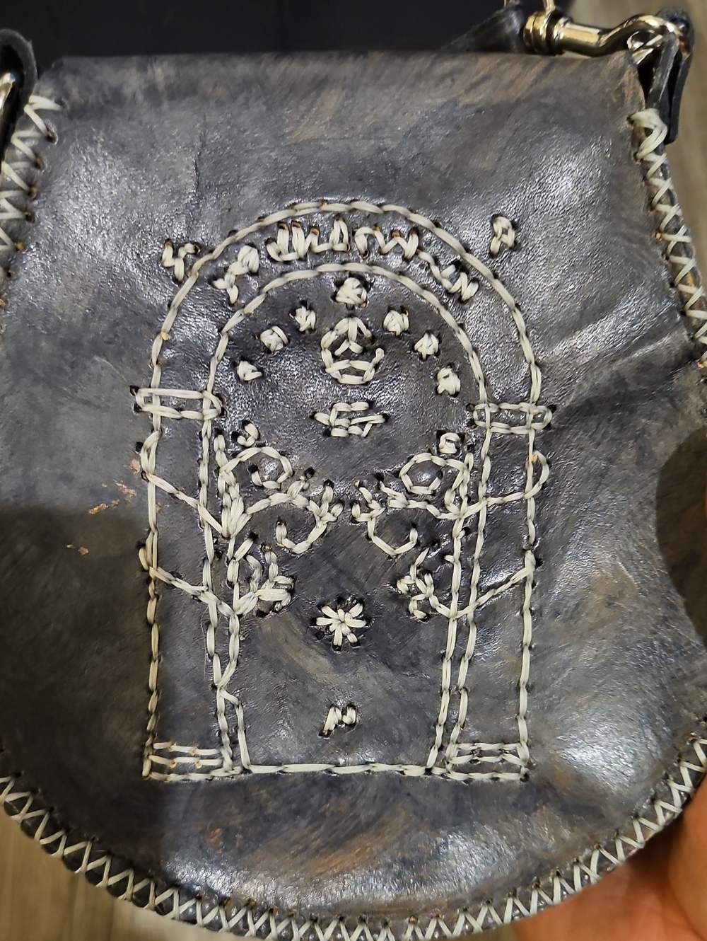 Handcrafted Brown Leather Crossbody Bag with Turquoise Art Detail - Picture 4 of 5
